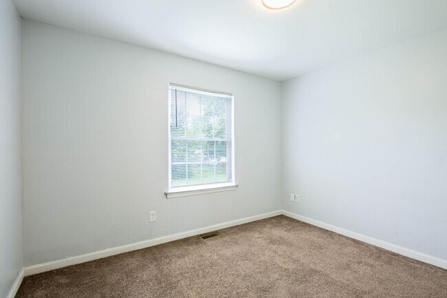 Building Photo - 3908 Love Ave