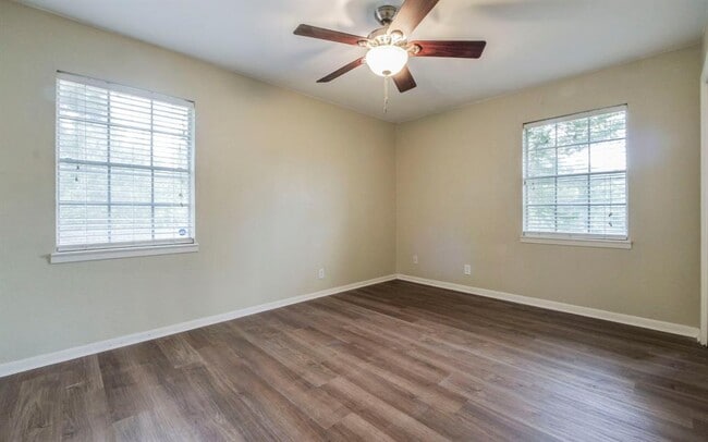 Building Photo - 106 Grand Canyon Dr