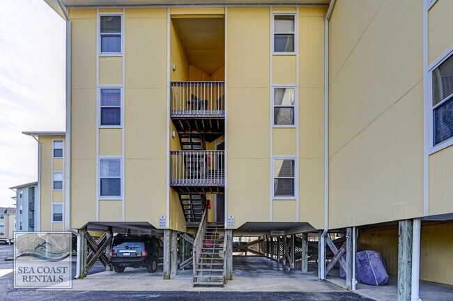 Building Photo - FURNISHED OFF-SEASON MONTHLY RENTAL NOW AVAILABLE