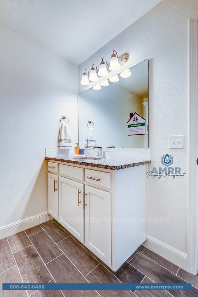 Building Photo - Designed for Living, Built for Entertaining- 3bed, 2 bath