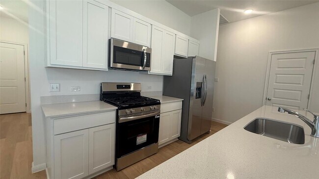 Building Photo - 176 Hornet St