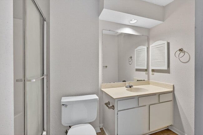 Building Photo - 9204 Westwood Village Dr