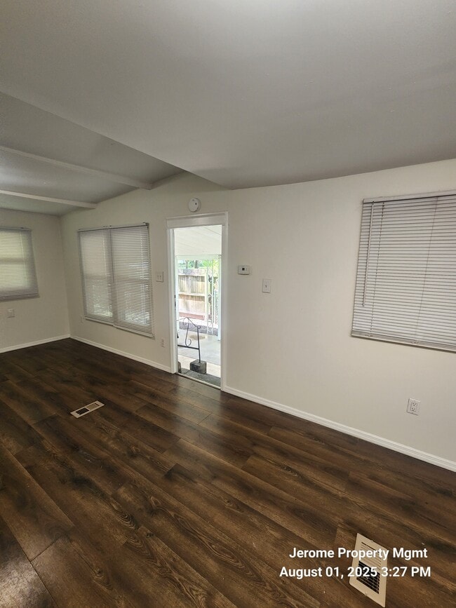 Building Photo - 4620 Plum St