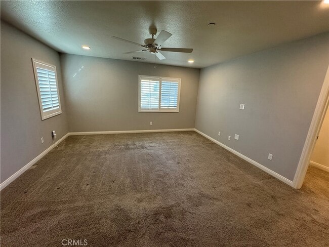 Building Photo - 501 Villa Way
