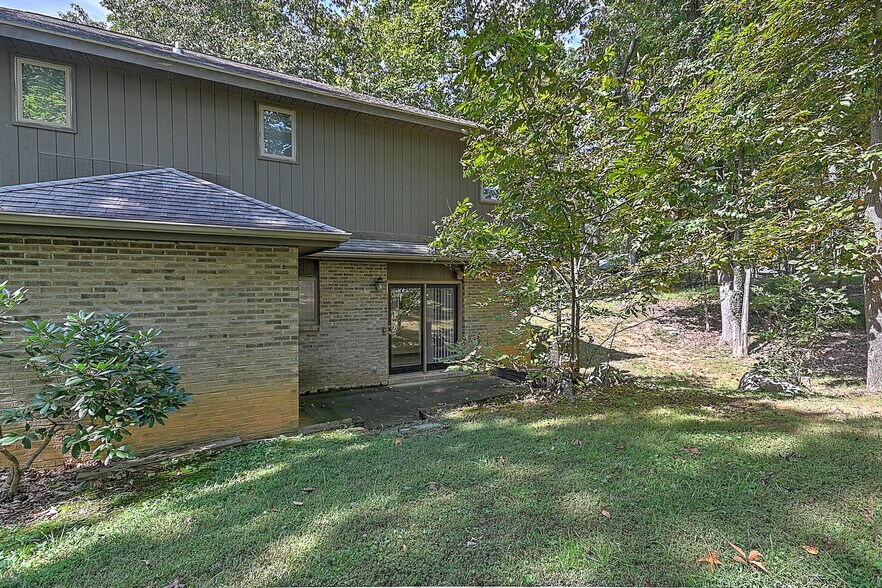 Building Photo - 208 Dean St