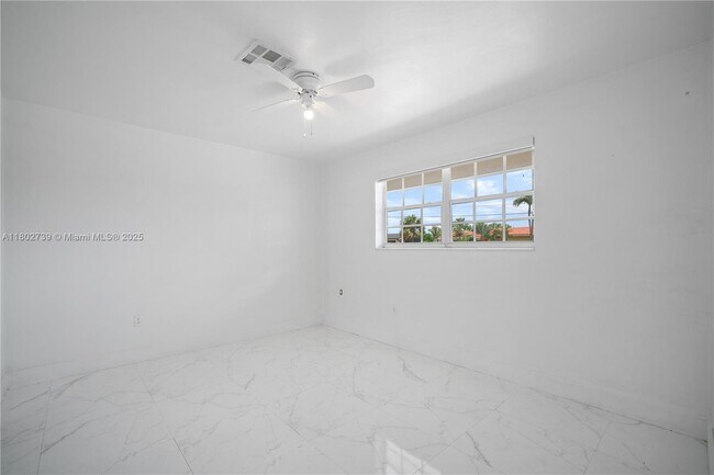 Building Photo - 1314 W 80th St