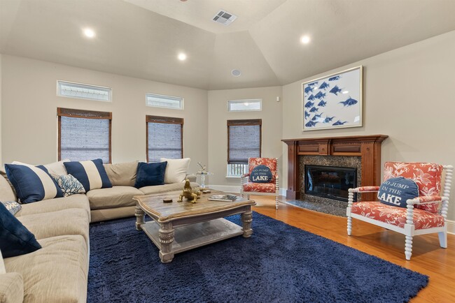 Building Photo - 5004 Cypress Lake Dr