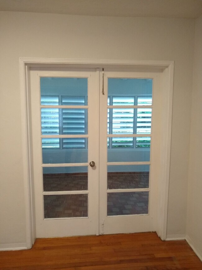 Building Photo - 4648 SW 12th St