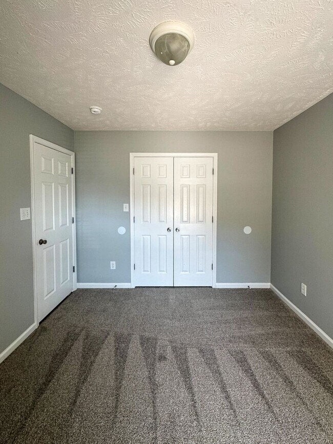 Building Photo - Charming 4 Bed 2 Bath Raeford Home