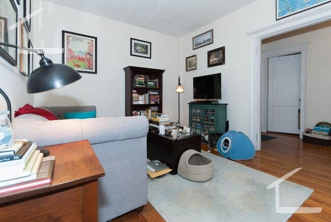 Building Photo - Very nice 2 Bed in Allston...