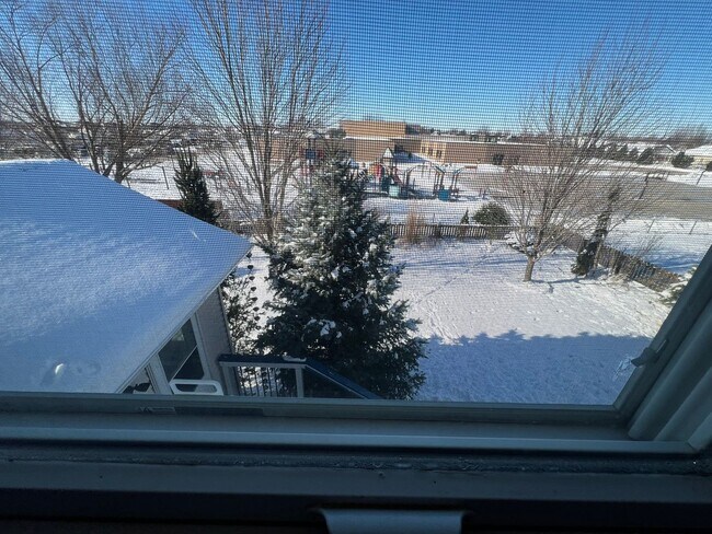 Building Photo - Great family home next door to Edwards Elementary in west Ames-4 bedroom 3 1/2 baths, 2 car garag...