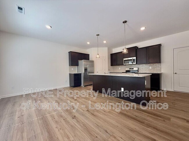 Building Photo - 852 Halford Pl