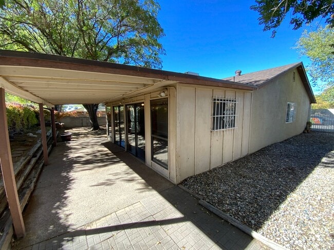 Building Photo - 4 Bedroom Single Story Home Near Juan Tabo Blvd SE & Central Ave SE by Four Hills!