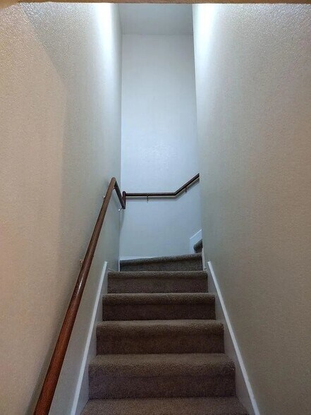 Building Photo - 2343 Aldergate Dr