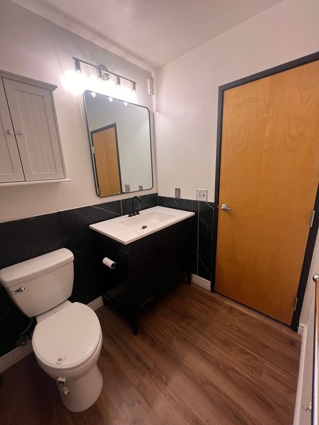 Building Photo - Modern Downtown Loft – Walkable, Stylish, ...