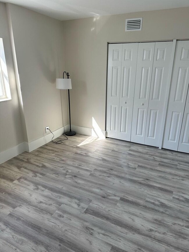 Building Photo - 1601 S Flagler Dr