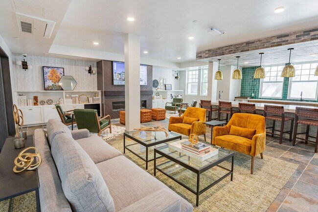 Building Photo - 920 Bayswater Ave