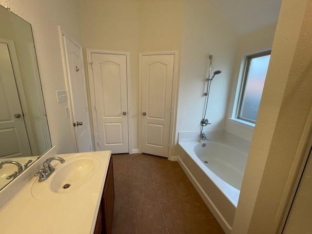 Building Photo - 1601 White Willow Ln