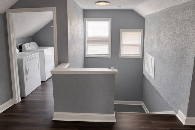 Building Photo - 3636 The Paseo