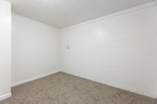 Building Photo - 4655 Curtis Ave