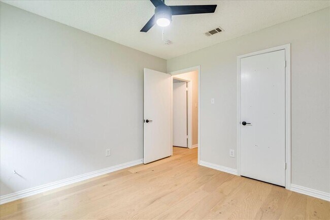 Building Photo - 16517 Spotted Eagle Dr