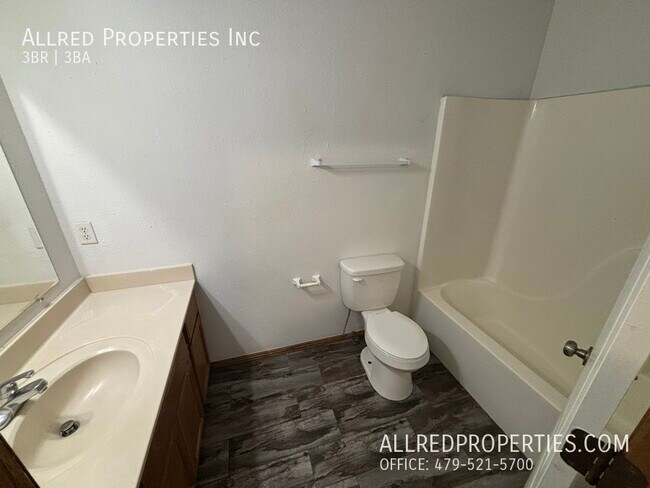 Building Photo - 2929 Meridian Pl