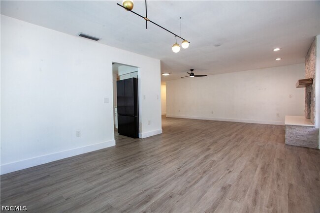 Building Photo - 18165 Baruch Dr