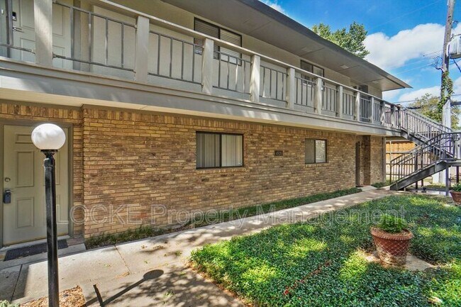 Building Photo - 4920 Byers Ave