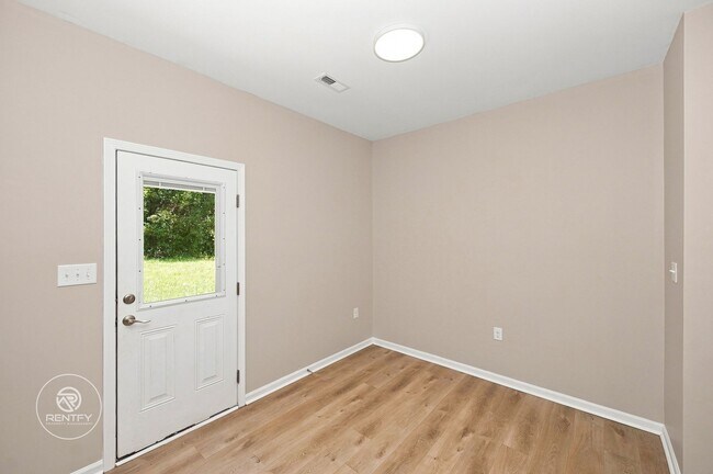 Building Photo - 515 Correll St