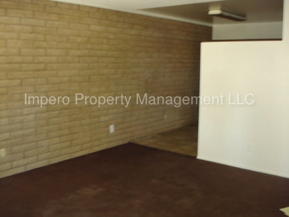 Building Photo - 2242 W Morten Ave