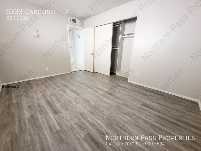 Building Photo - Adorable 2 Bedroom Westside Apt!