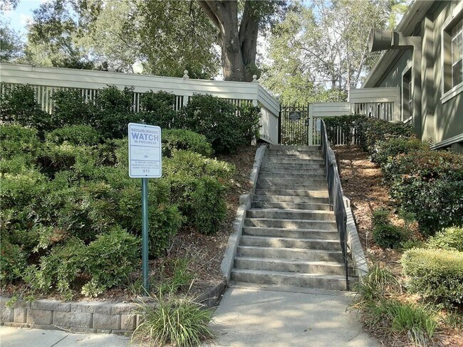 Building Photo - 6900 Roswell Rd