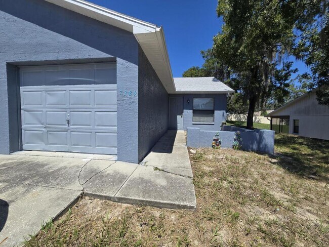 Building Photo - 7389 Canterbury St