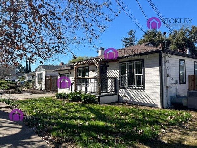 Building Photo - 2427 Sycamore Ave