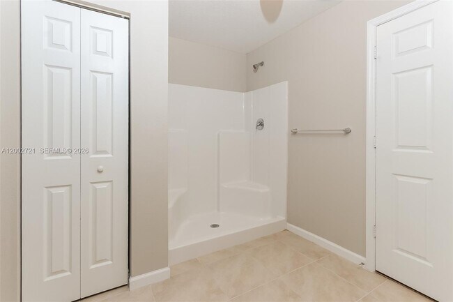 Building Photo - 4522 SW Savona Blvd