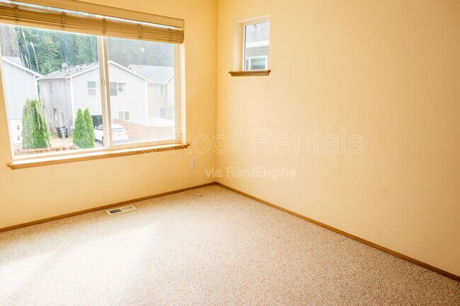 Building Photo - 1208 Burnside Pl