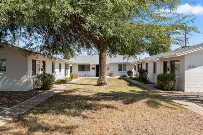 Building Photo - 12th Street Townhomes