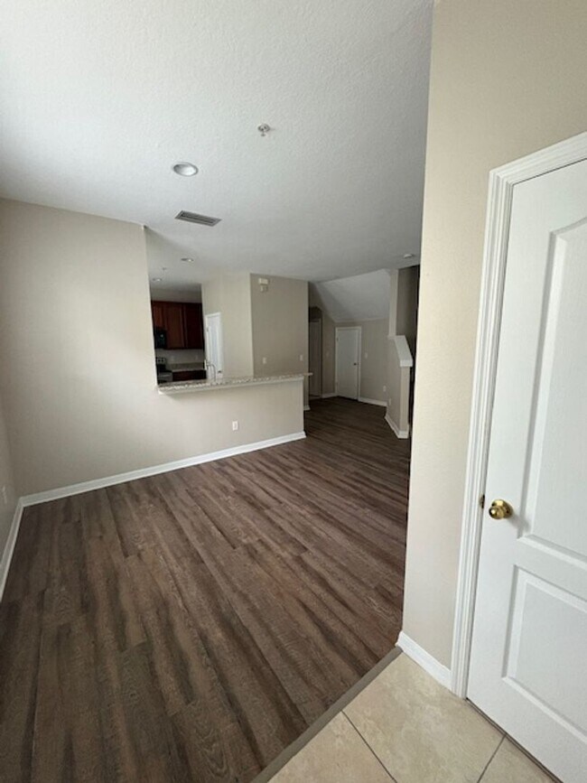 Building Photo - **Beautiful 3/2.5 Townhome in Lake Nona**
