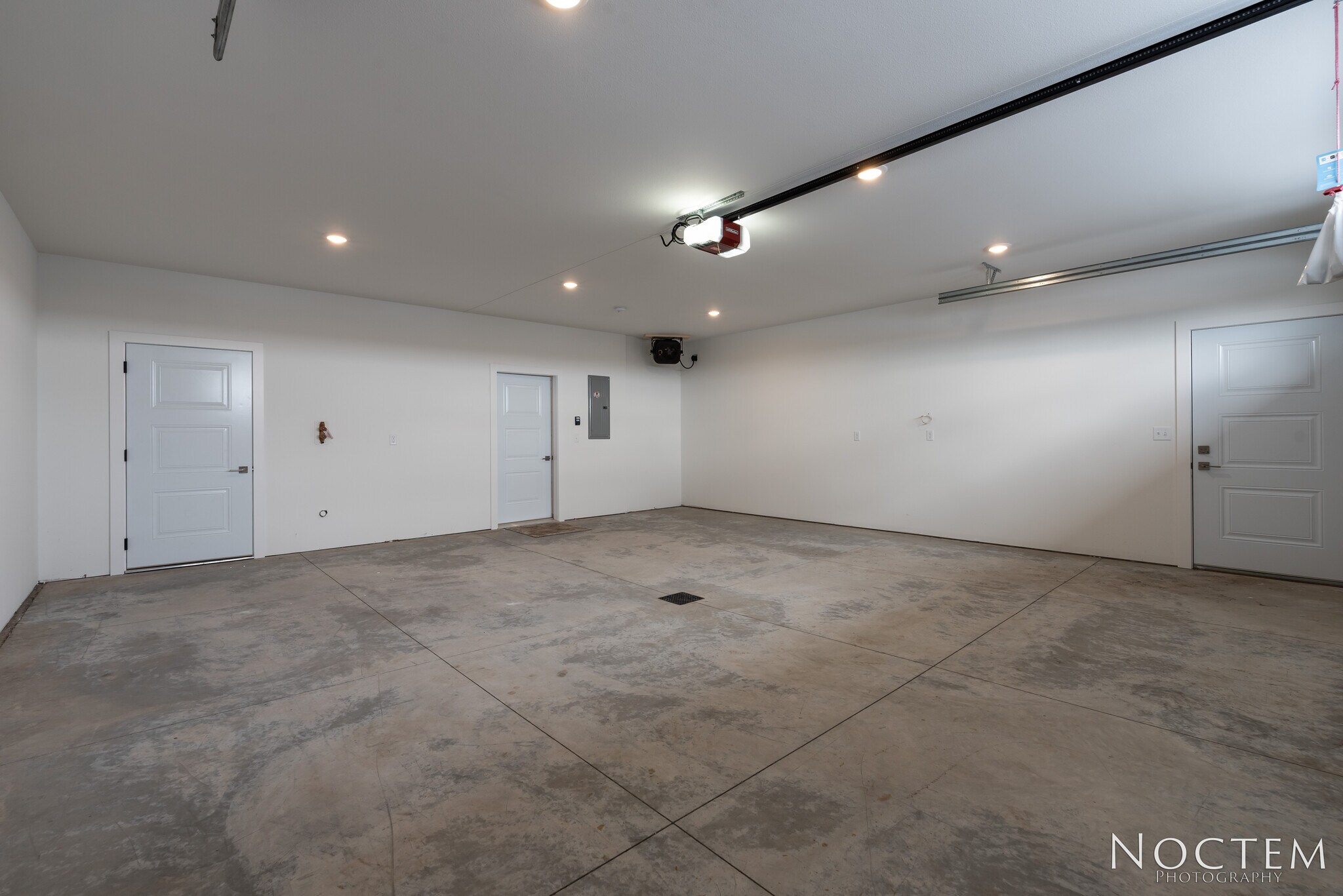 Building Photo - 5703 Iron Dr