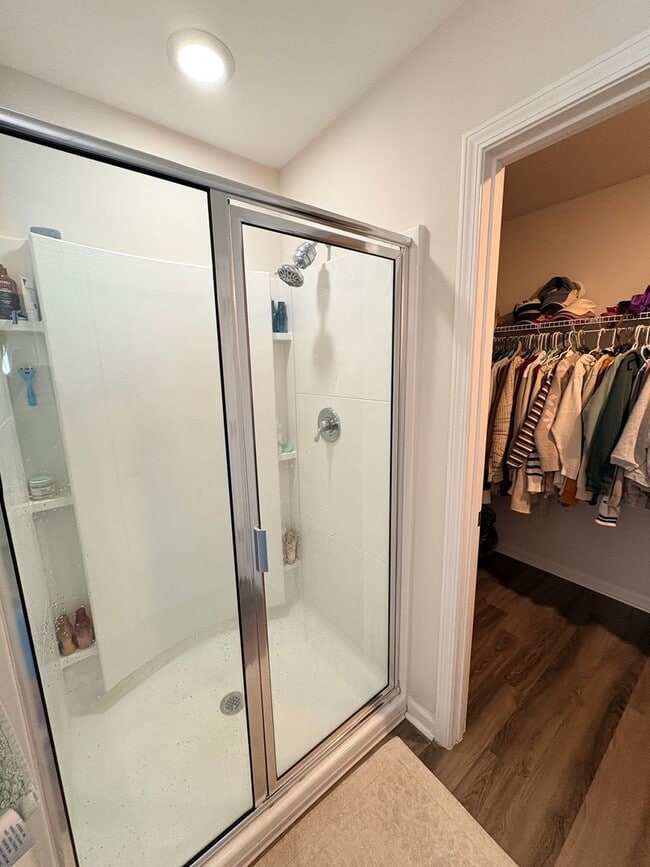 Building Photo - Welcome To Heritage New River Side