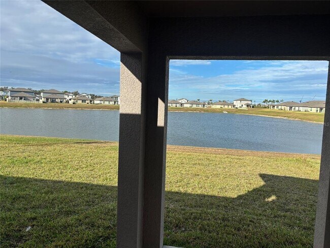 Building Photo - 8823 Sunset Pk Trl S