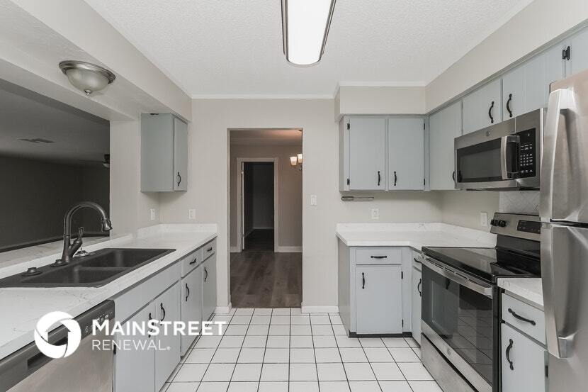 Building Photo - 4400 Old Colony Rd