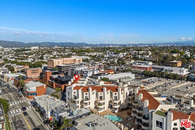 Building Photo - 235 Main St