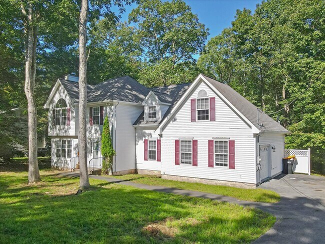 Building Photo - 198 White Pine Trl