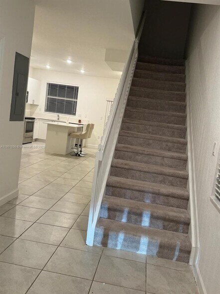 Building Photo - 1663 SE 26th Rd