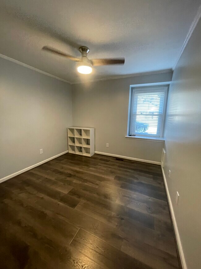 Building Photo - 3808 Raintree Dr