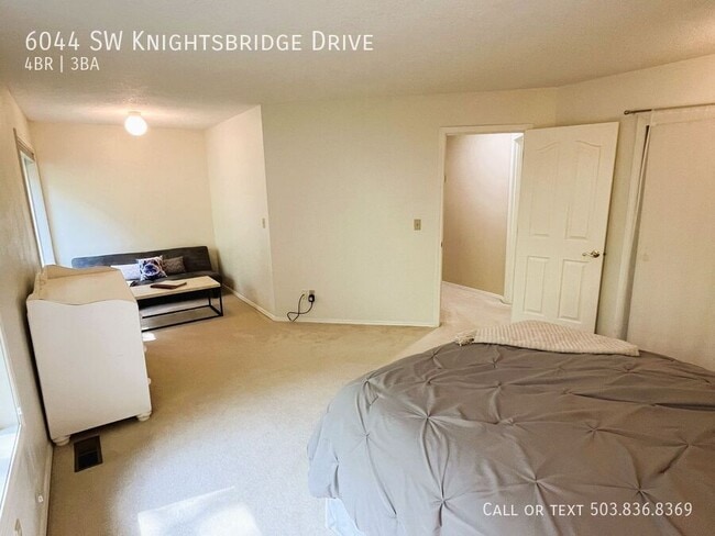 Building Photo - 6044 SW Knightsbridge Dr
