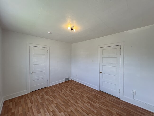 Building Photo - 3406 Victory Ave