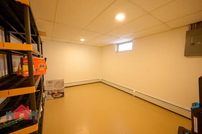 Building Photo - 1135 S Ridge Rd