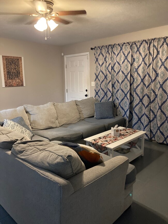 Building Photo - 1933 Madison Ave